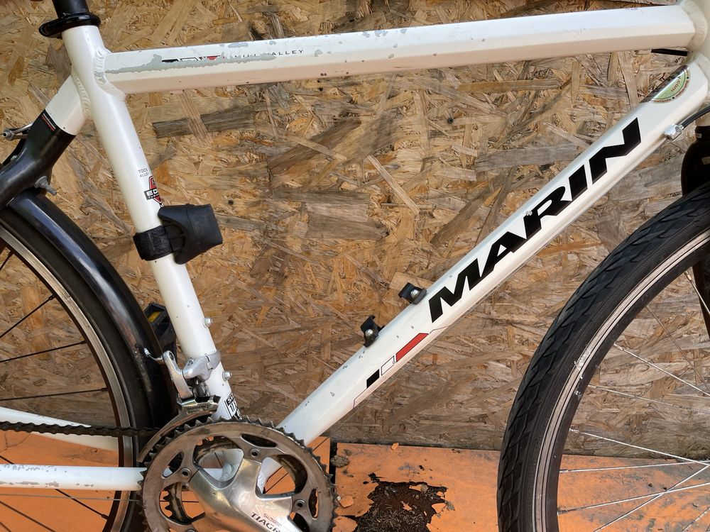 Bicicleta marin cadru aluminiu furca carbon roti 28”
