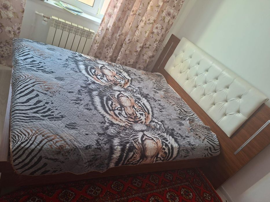 Кровать с матрасом