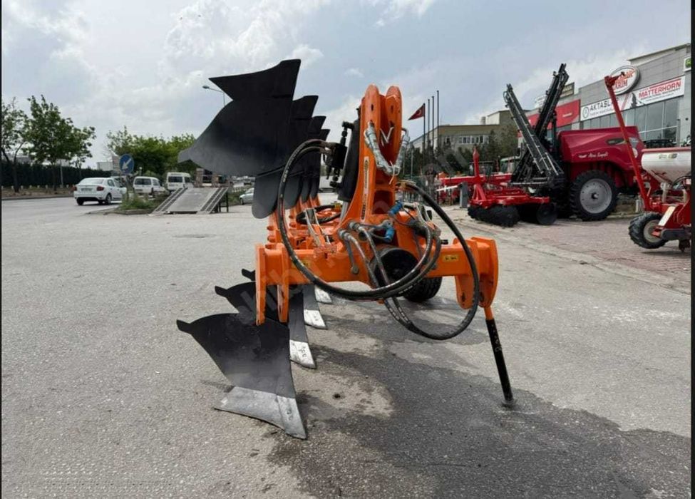 Плуг навесной оборотный