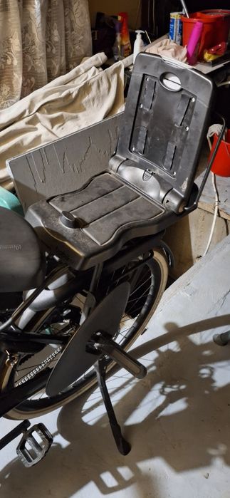 Vand scaun copil de bicicleta pt spate marca  Bobike