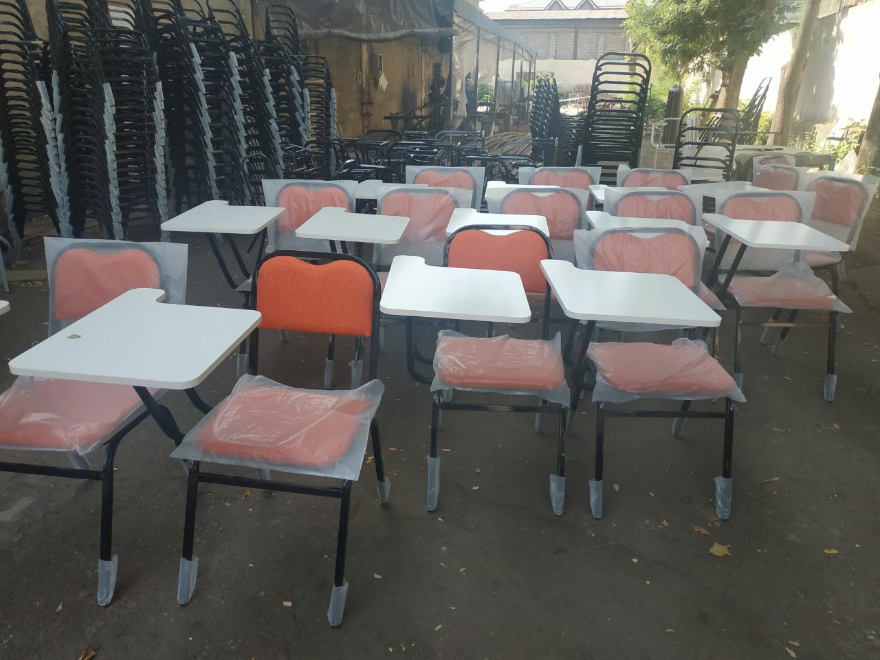 Школный индивидуальный стул с партой