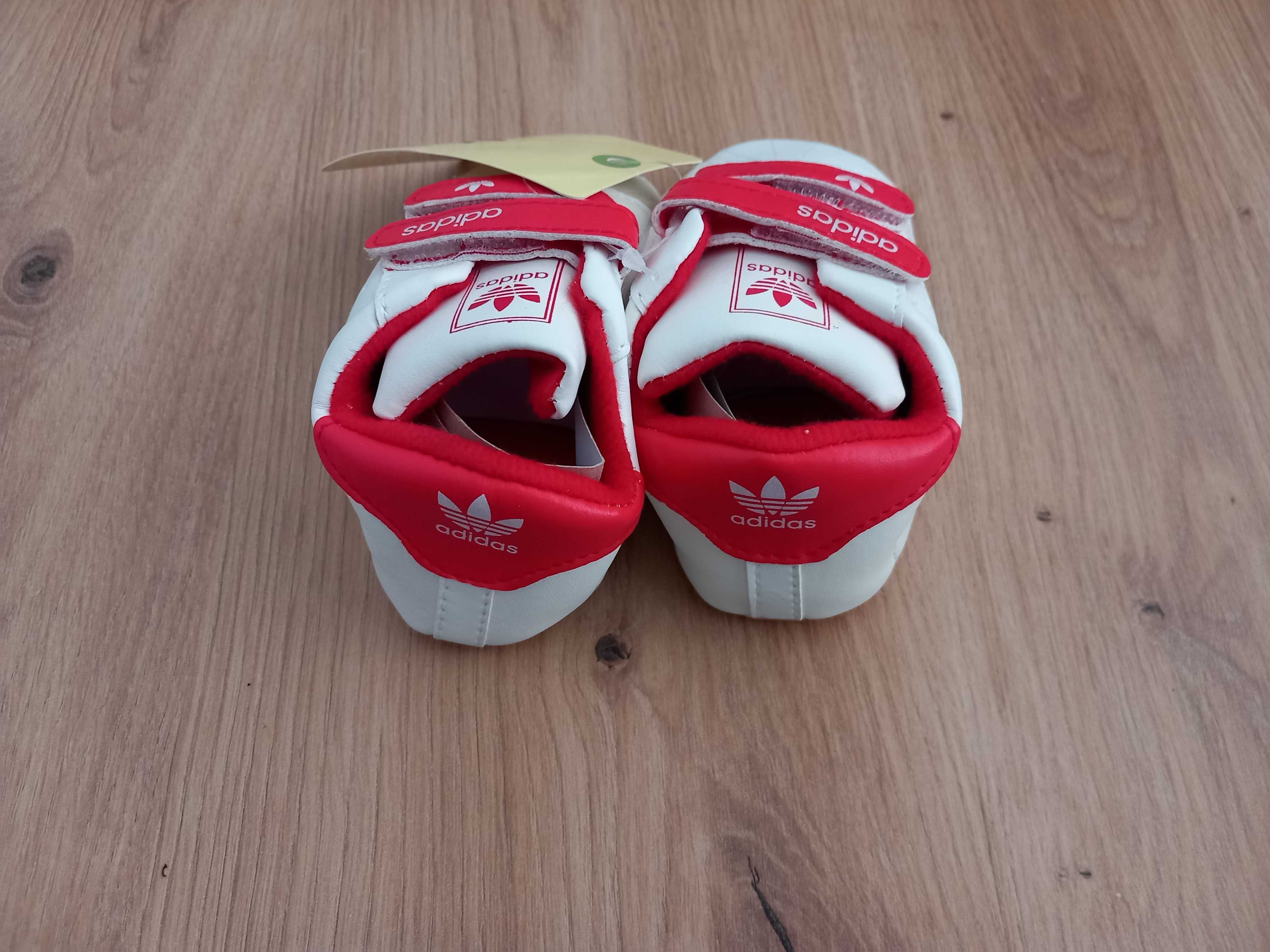 Бебешки буйки / обувки / маратонки Adidas