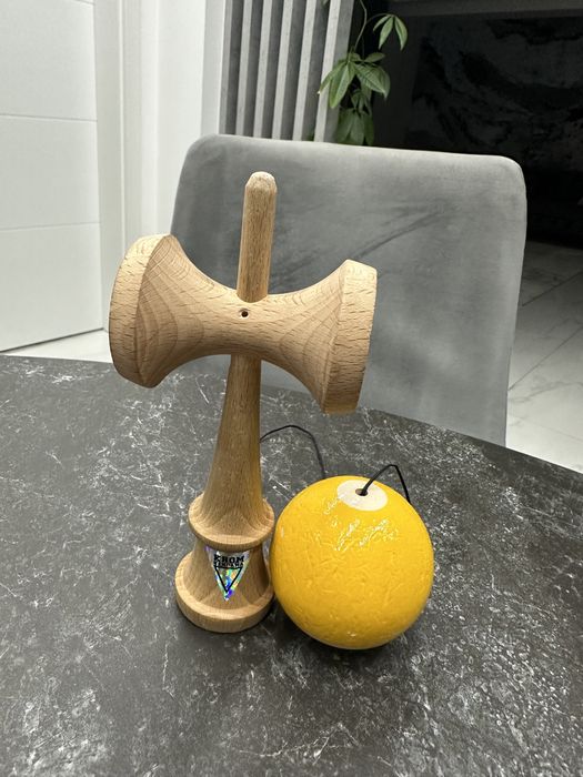 Kendama krom sticky pop