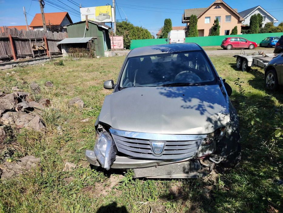 Vând Dacia Logan 1,5 diesel avariat