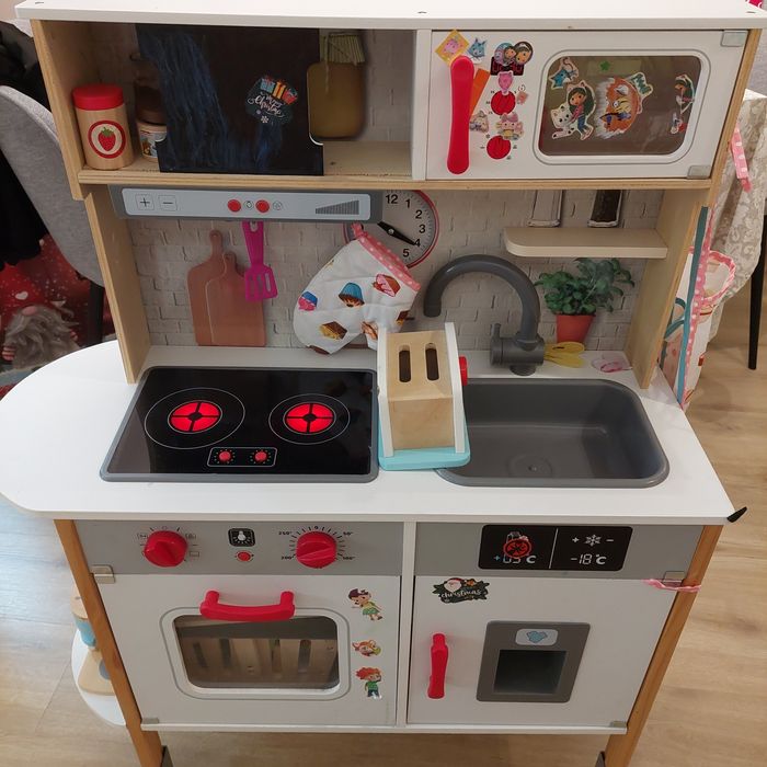 Детска кухня в комлект с продукти