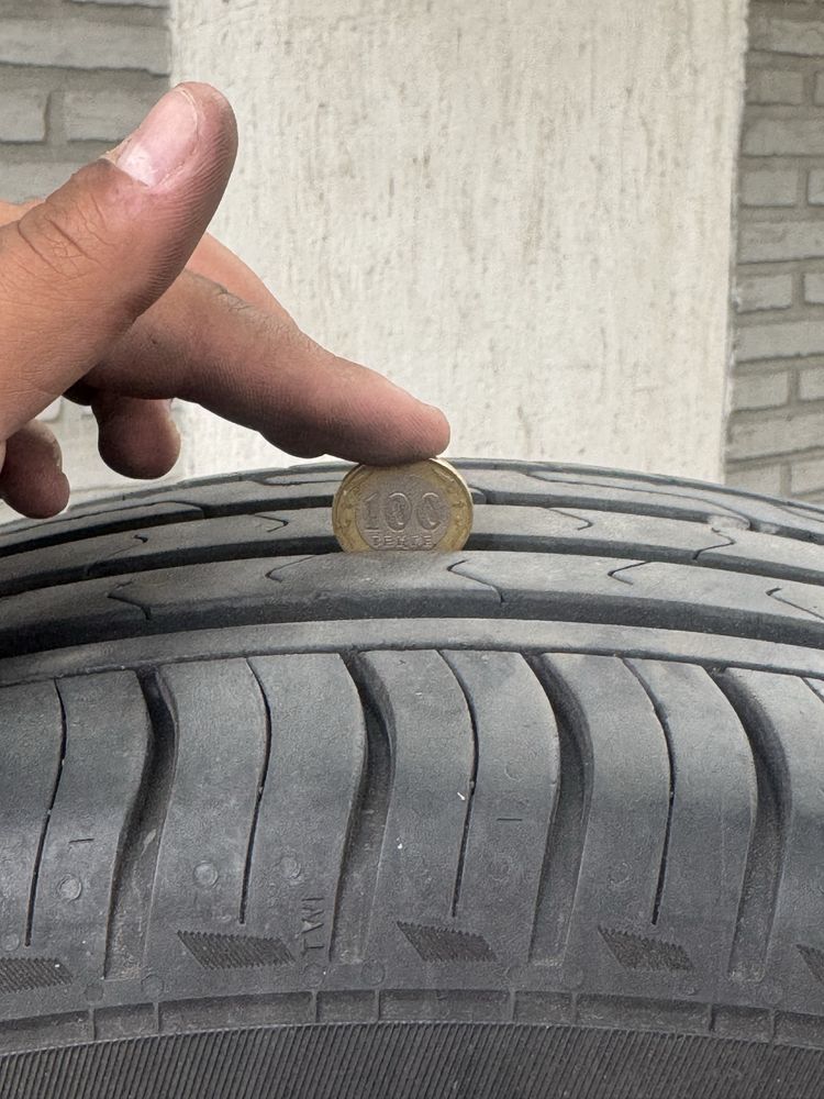 Шины 235/60 R16 комплект, без дисков