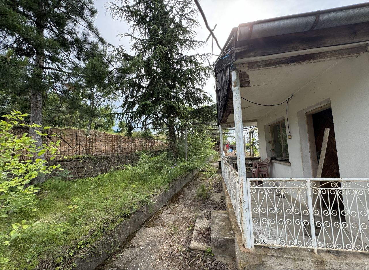 Продава се Къща в Стара Загора, Ремиза - 600 кв.м за 69 €/кв.м - Снимка #2