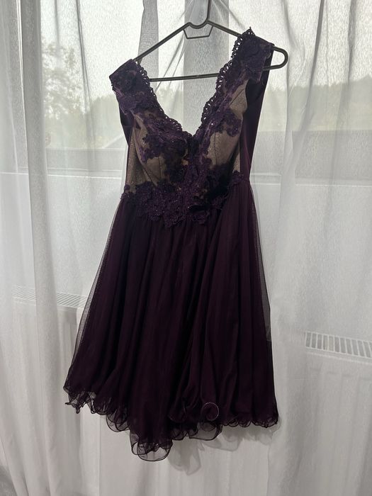 Vand rochie aproape noua purtata odata