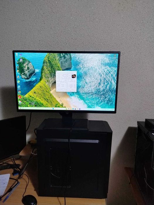 unitate centrala si monitor calculator pc