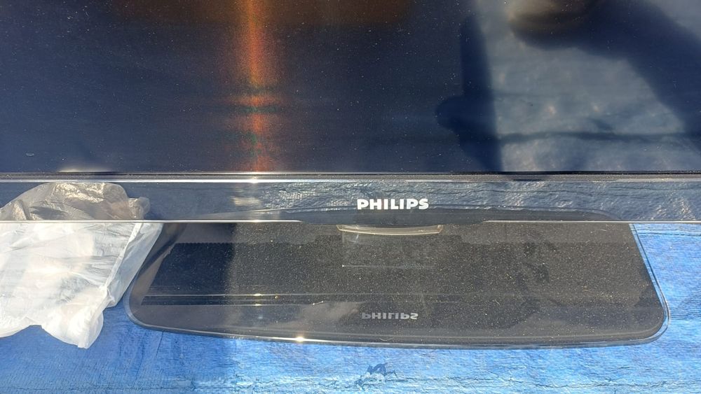Vând TV Philips Diagonala 95 cm