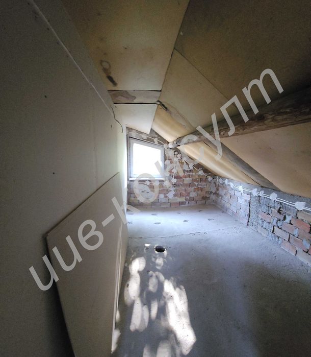 Голям парцел с панорамна гледка и къща в с. Малки Чифлик