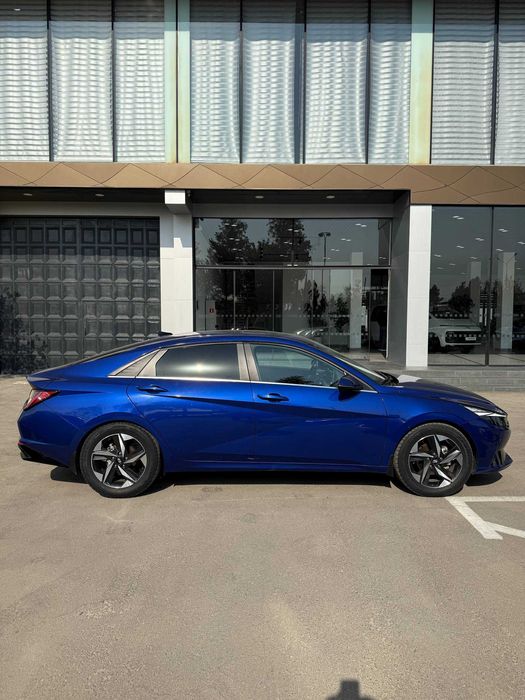 Hyundai Elantra Luxe 2021