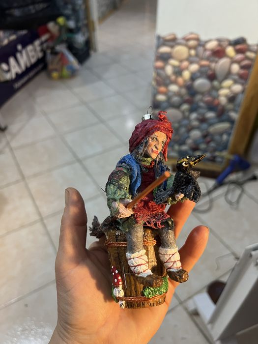 Винтажная  Ватная елочная игрушка Баба Яга в ступе
