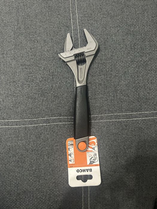 Cheie reglabila Bahco 9033 . Deschidere max 46mm