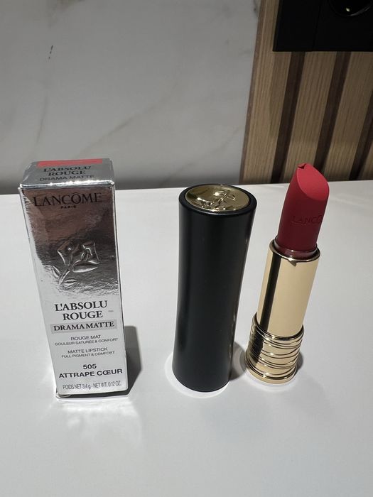 Нова козметика Mac, Lancome, One size