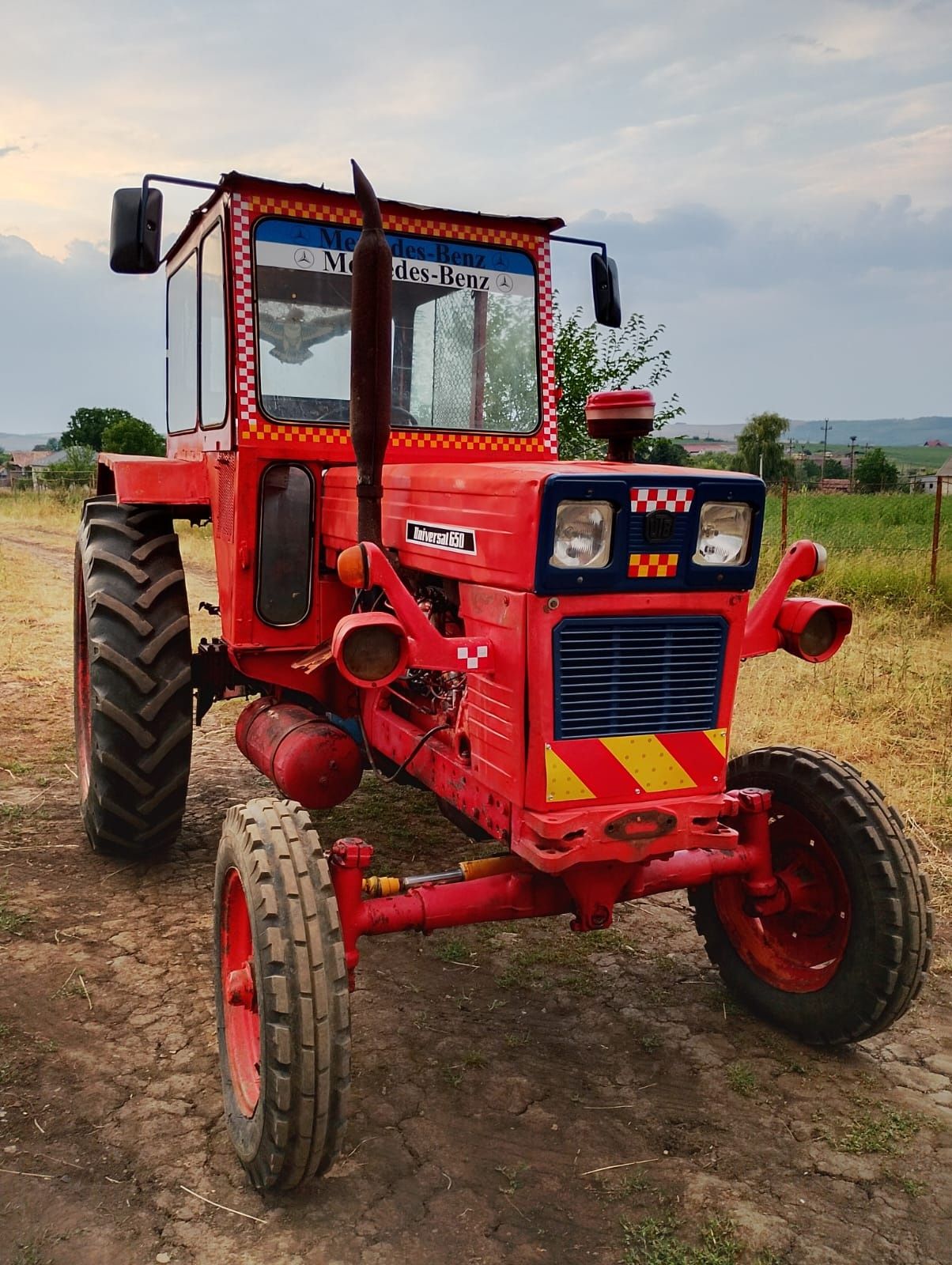 Vând tractor u650 în stare foarte bună