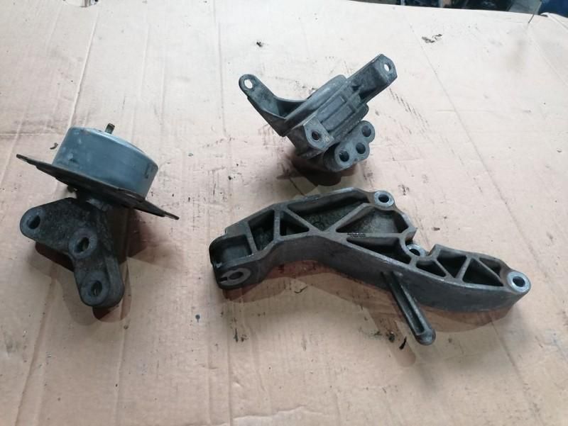 Suport tampon motor Opel Astra H 1.9CDTI 120cp 88kw; 1.9CDTI 100cp 74k