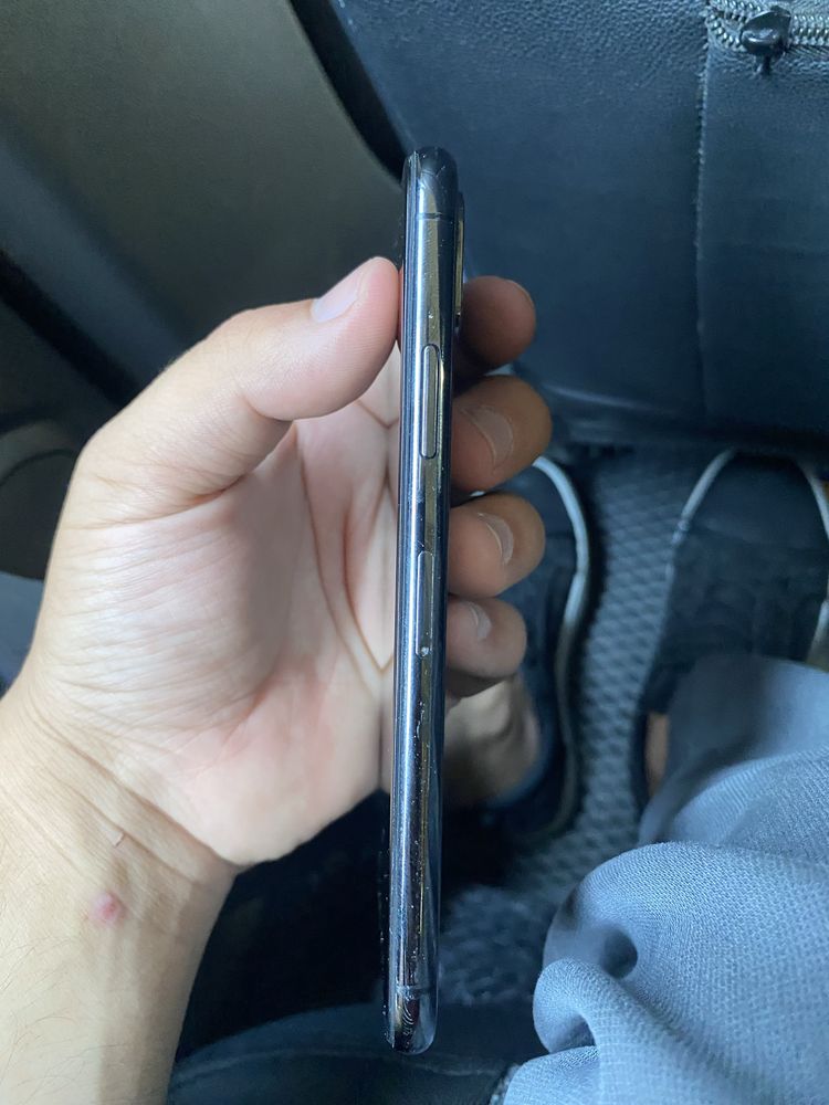 Iphone x 256 100 yumkis urilgan qirilgan joyi yo