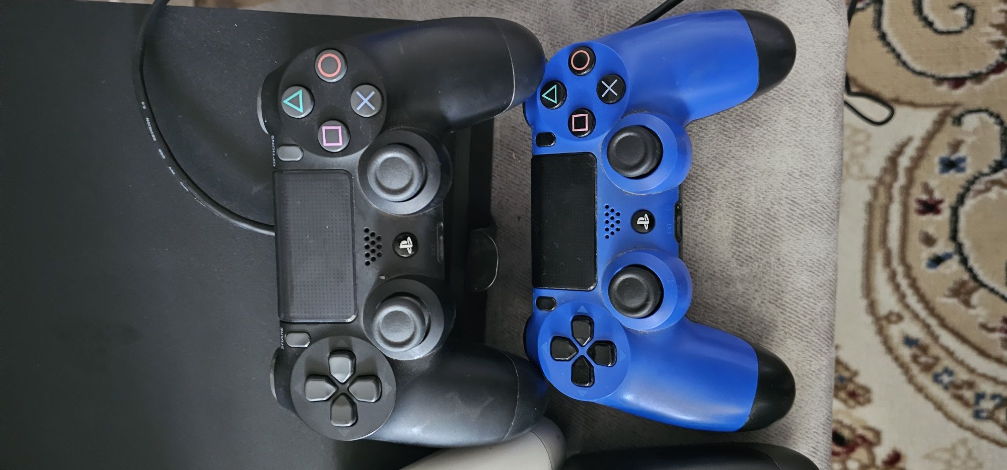 Продам Playstation 4