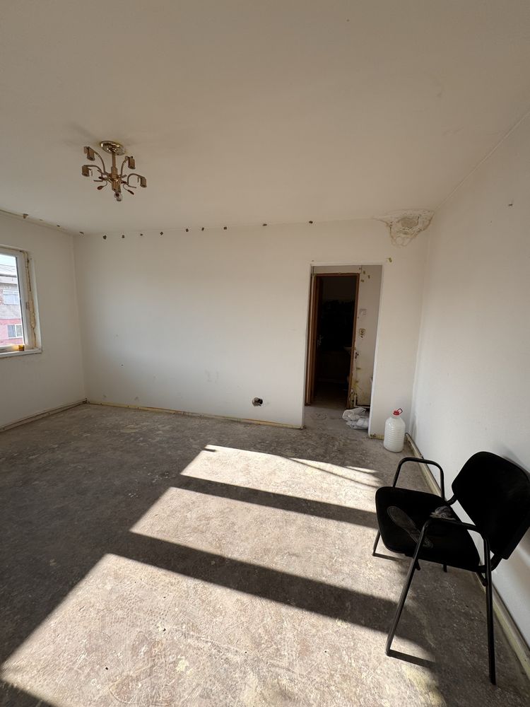 Vand apartament cu 2 camere