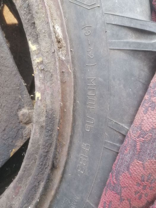 Тесни окопни гуми с джанти