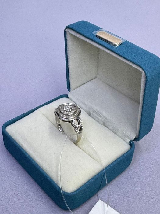 Золотое кольцо с бриллиантами/МА24585