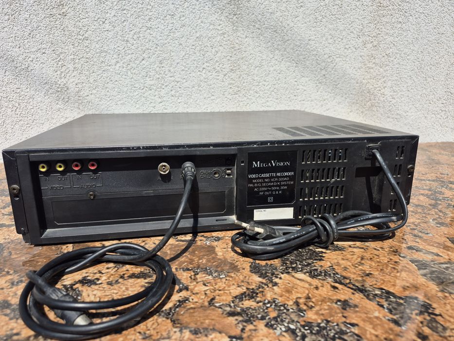 Vand video marca Megavision model VCR-33DAD,made in japan 

- video ca
