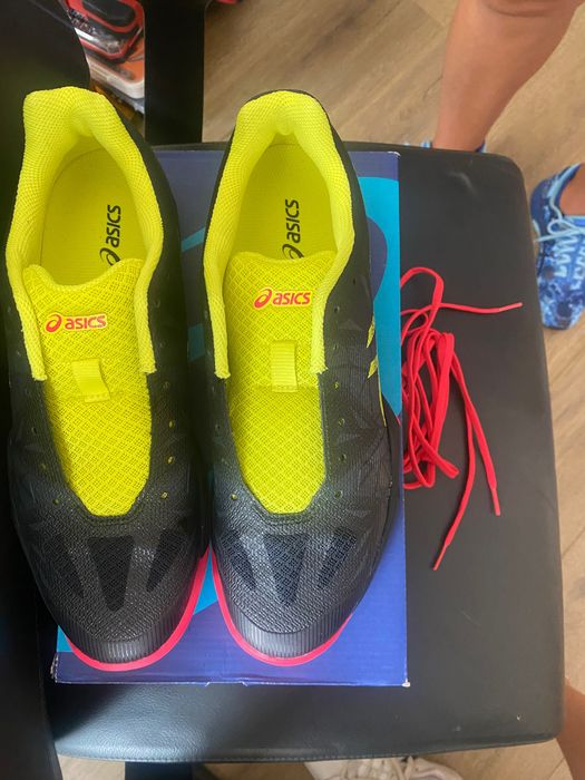 Маратонки Asics (чисто нови, необувани)