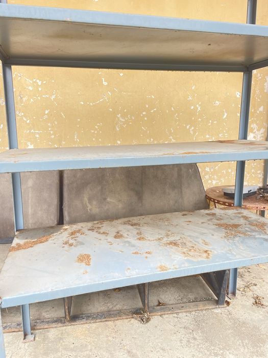 Етажерки/рафтове 2 броя стария материал