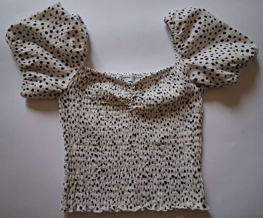 Продавам блузи с къс ръкав