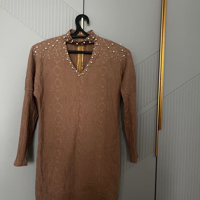Продам платья новые 42 размера