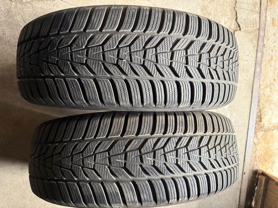Set 4 anvelope iarnă 235/60 R18 Hankook & Uniroyal - stare excelentă