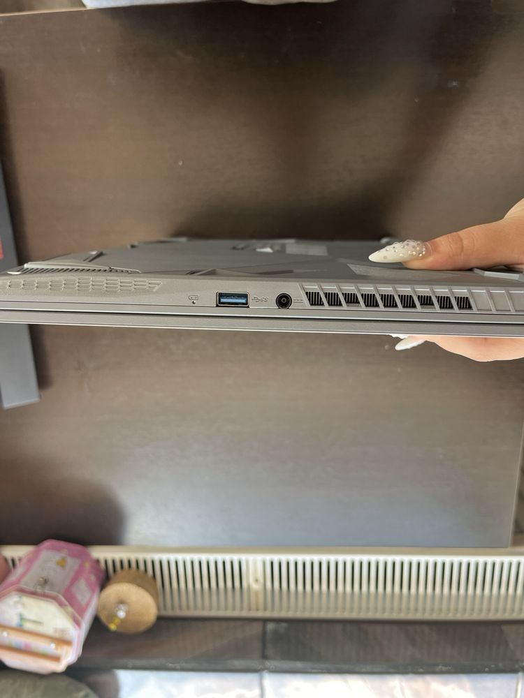 Геймърски лаптоп MSI