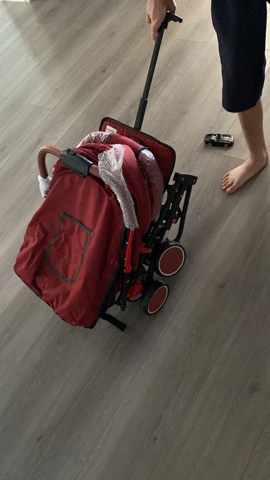 коляска детская очень удобная и цена устраивает