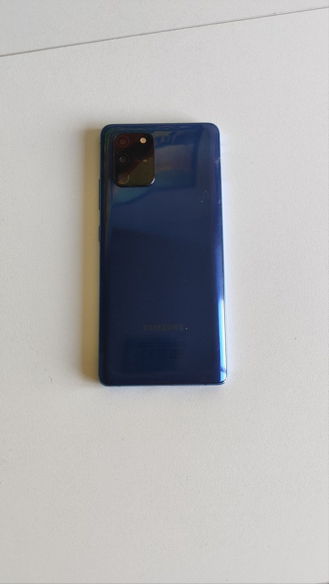 Продам смартфон Samsung S10 lite