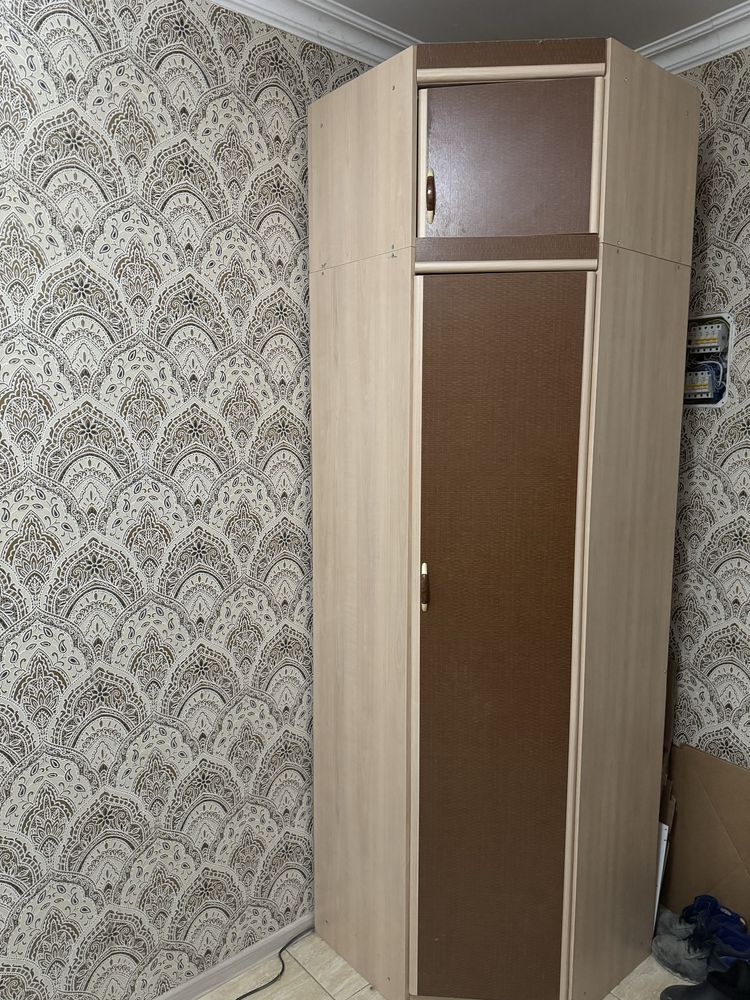 Шкаф угловой