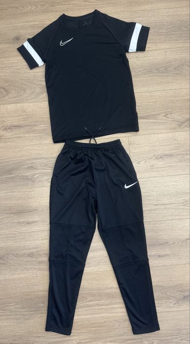 Спортни детдки екипи Nike и Adidas