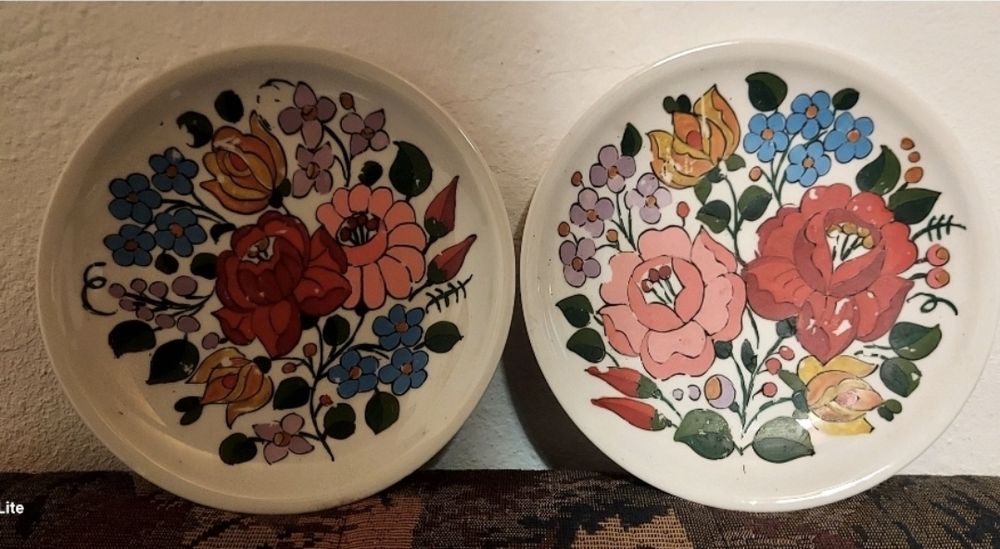 Set 2 farfurii ceramica veche, pictate manual