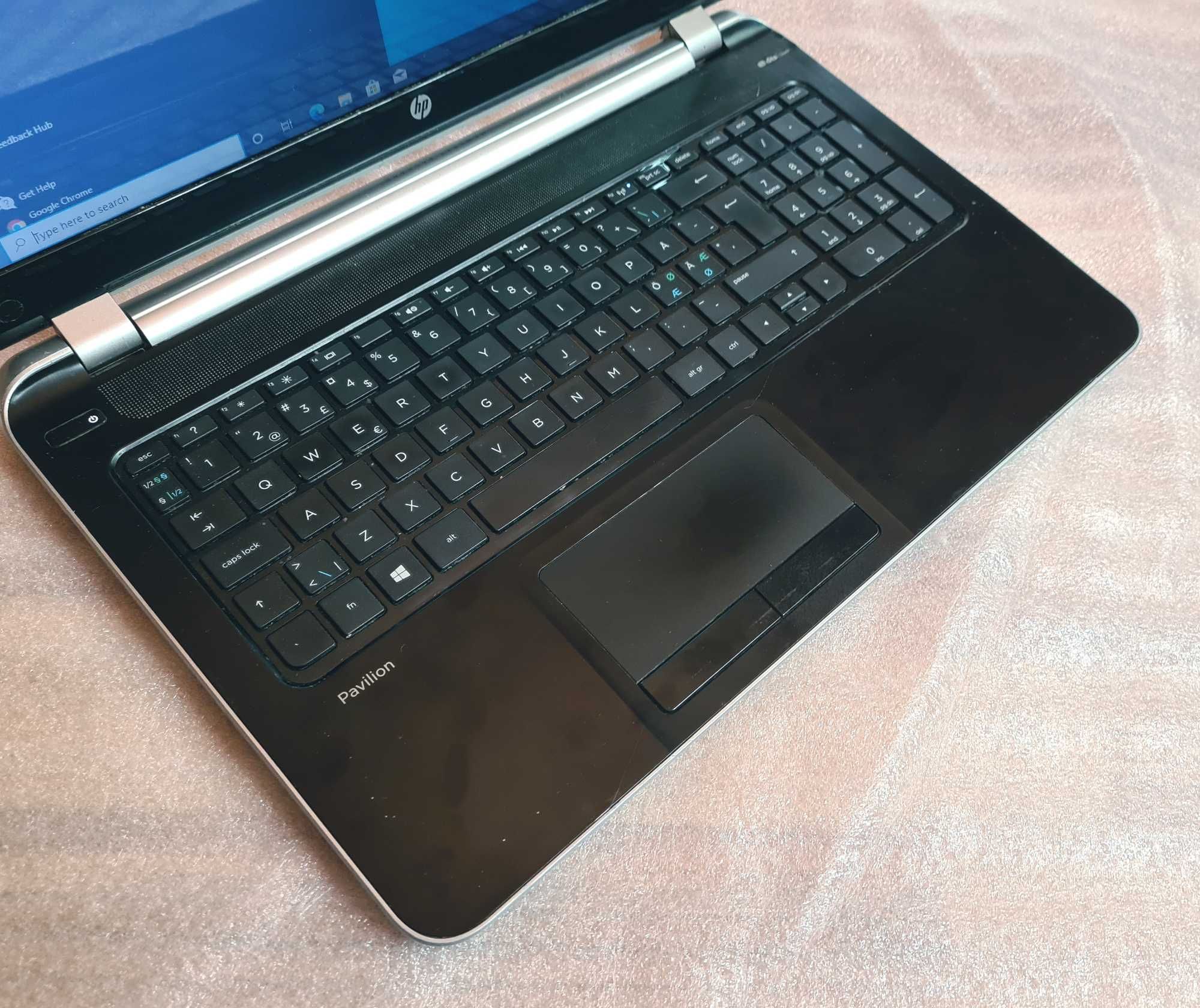 Laptop HP 15.6", AMD Quad Core, 8 GB RAM, HDD 750 GB, Video Dedicat