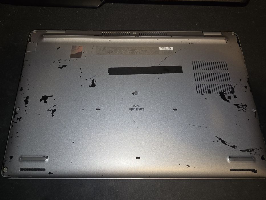 НЕРАБОТЕЩ Dell Latitude 5430 - Core i5-12th Gen - NO RAM - NO SSD