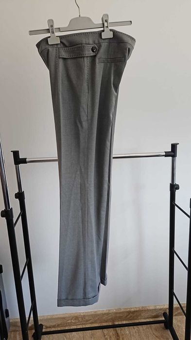 Pantaloni eleganți damă, gri – Nissa Ladywear