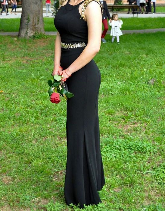 Официална черна рокля