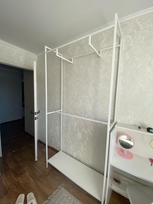 Продам торговый стеллаж для магазина
