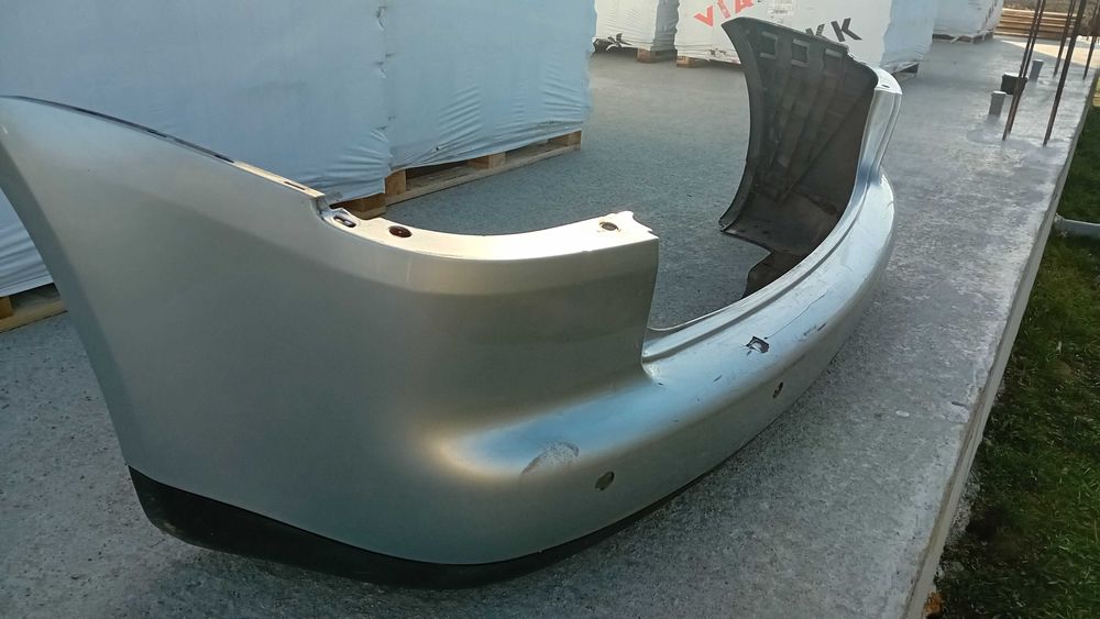 Vând bară spate de volkswagen Touran