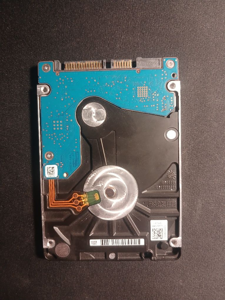 Igravoy naushnik , HDD va sichqoncha sotiladi