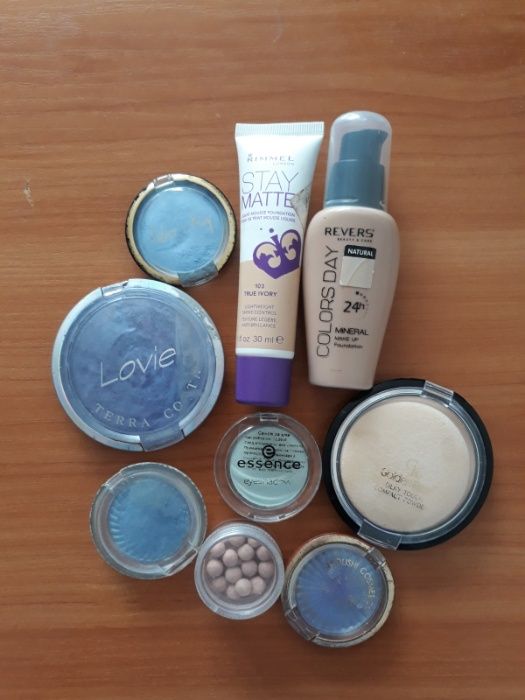 Гримове Golden Rose, Essence, Rimmel, Revers