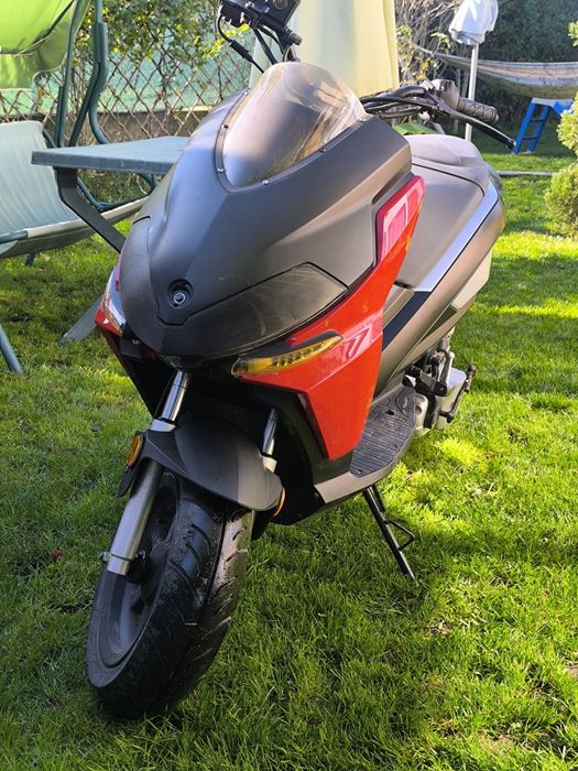 Скутер BENELLI 50сс (с документи)