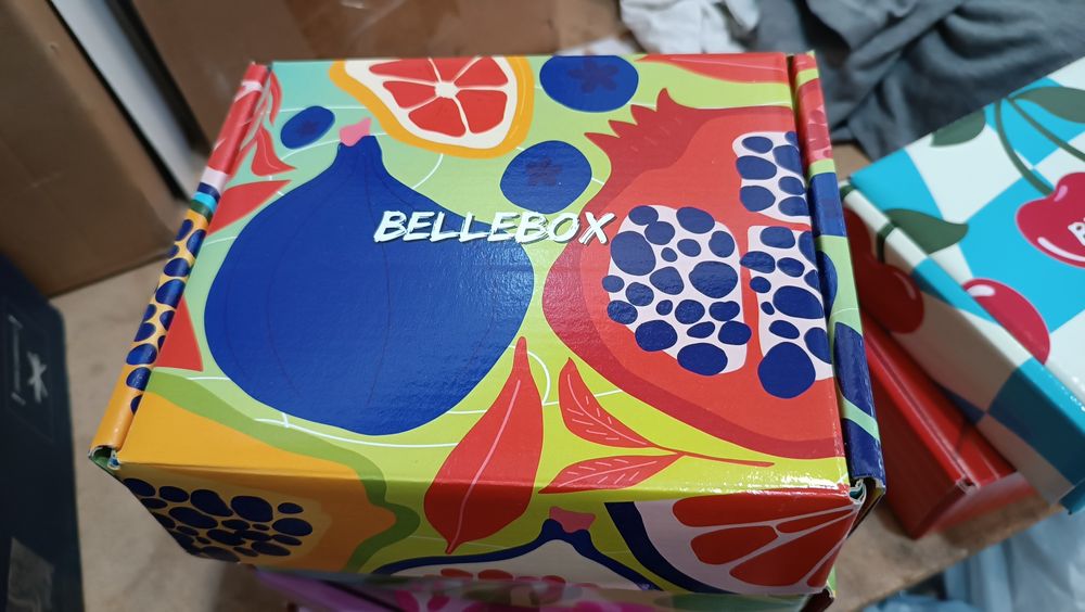 Цветни опаковъчни кутии