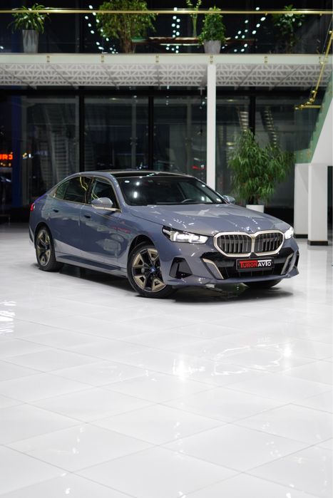 BMW i5 eDrive 35L
