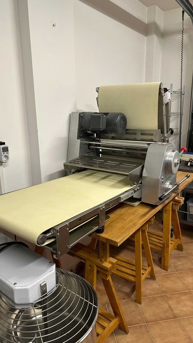 Vand echipamente brutarie artizanala - productie 200 paini/zi